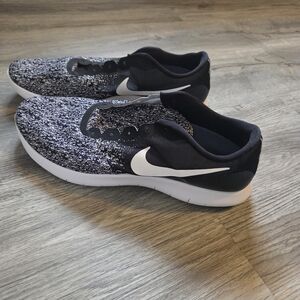 Nike Monochrome Knit Sneakers